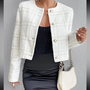 Cropped plaid blazer with Pearl buttons